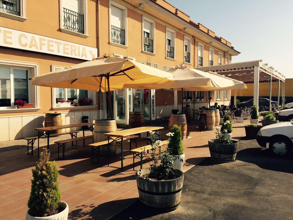 Hotel Los Toreros Del Trabancos Siete Iglesias de Trabancos Exterior photo